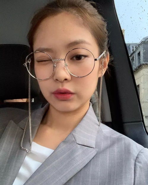 戴眼镜 vs 不戴眼镜,区别原来这么大